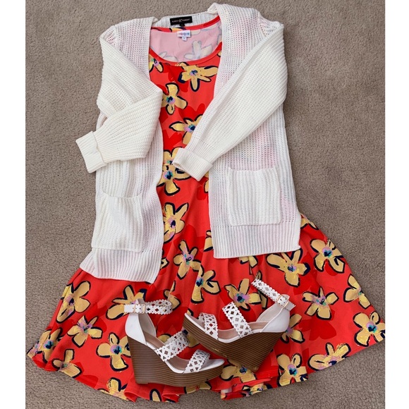 Lularoe Nicole (no pocket) - Picture 1 of 4